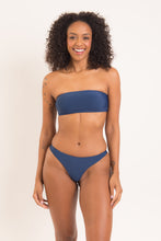 Carica l&#39;immagine nel visualizzatore di Gallery, Model Front: Rio De Sol Ensemble Set Navy Bandeau-Reto Nice-Fio
