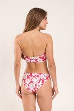 Carica l&#39;immagine nel visualizzatore di Gallery, Model Back: Rio De Sol Ensemble Set Pua-Hibiscus Lani Waikiki
