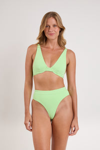 Model Front: Rio De Sol Ensemble Set Sand-Menta Chantal Kora