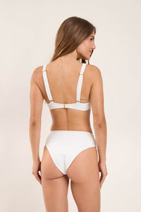 Model Back: Rio De Sol Ensemble Set Sand-White Chantal Kora