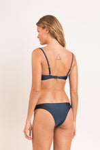 Carica l&#39;immagine nel visualizzatore di Gallery, Model Back: Rio De Sol Ensemble Set Shark Bandeau-Joy Essential
