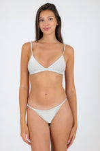 Carica l&#39;immagine nel visualizzatore di Gallery, Model Front: Rio De Sol Ensemble Set Shimmer-White Tri-Fixo California
