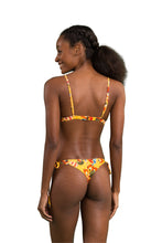 Carica l&#39;immagine nel visualizzatore di Gallery, Model Back: Rio De Sol Ensemble Set Stories Tri-Fixo Cheeky-Micro
