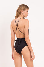 Carica l&#39;immagine nel visualizzatore di Gallery, Model Back: Rio De Sol Une Pièce Shimmer-Black New Vegas
