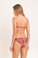 Carica l&#39;immagine nel visualizzatore di Gallery, Model Back: Rio De Sol Haut Top Amore-Red Bandeau-Joy

