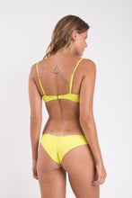 Carica l&#39;immagine nel visualizzatore di Gallery, Model Back: Rio De Sol Haut Top Citrico Bandeau-Crispy
