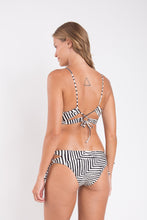 Carica l&#39;immagine nel visualizzatore di Gallery, Model Back: Rio De Sol Haut Top Collage Camille
