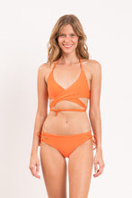 Carica l&#39;immagine nel visualizzatore di Gallery, Model Front: Rio De Sol Haut Top Dende Kate
