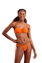 Carica l&#39;immagine nel visualizzatore di Gallery, Model Front: Rio De Sol Haut Top Dots-Orange Balconet-Tie
