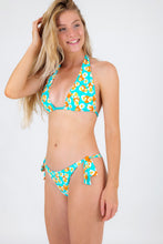 Carica l&#39;immagine nel visualizzatore di Gallery, Model Front: Rio De Sol Haut Top Dubai Halter-Double

