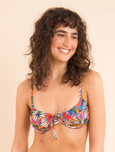 Carica l&#39;immagine nel visualizzatore di Gallery, Model Front: Rio De Sol Haut Top Jungle Balconet-Tie
