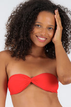Carica l&#39;immagine nel visualizzatore di Gallery, Gallery: Rio De Sol Haut Top Rouge Twist
