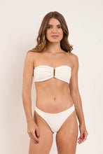 Carica l&#39;immagine nel visualizzatore di Gallery, Model Front: Rio De Sol Haut Top Sand-Chantilly Sara
