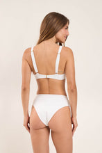Carica l&#39;immagine nel visualizzatore di Gallery, Model Back: Rio De Sol Haut Top Sand-White Chantal
