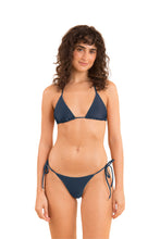 Carica l&#39;immagine nel visualizzatore di Gallery, Model Front: Rio De Sol Haut Top Shark Tri-Inv
