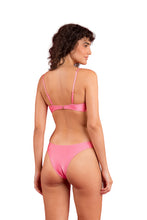 Carica l&#39;immagine nel visualizzatore di Gallery, Model Back: Rio De Sol Haut Top Shimmer-Confetti Bandeau-Joy

