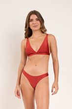 Carica l&#39;immagine nel visualizzatore di Gallery, Model Front: Rio De Sol Haut Top Shimmer-Liquor Alba
