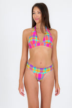 Carica l&#39;immagine nel visualizzatore di Gallery, Model Front: Rio De Sol Haut Top Tulip-Garden Halter-Cos
