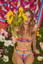 Carica l&#39;immagine nel visualizzatore di Gallery, Image 07: Rio De Sol Haut Top Tulip-Garden Halter-Cos

