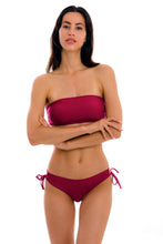Carica l&#39;immagine nel visualizzatore di Gallery, Model Front: Rio De Sol Haut Top Uv-Desejo Bandeau-Reto
