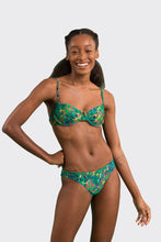 Carica l&#39;immagine nel visualizzatore di Gallery, Model Front: Rio De Sol Haut Top Wilds Balconet
