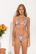 Carica l&#39;immagine nel visualizzatore di Gallery, Model Front: Rio De Sol Haut Top Zinnia Mel
