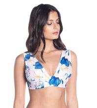 Carica l&#39;immagine nel visualizzatore di Gallery, Model Front: Saha Haut Top Sierra Floral Sweetness
