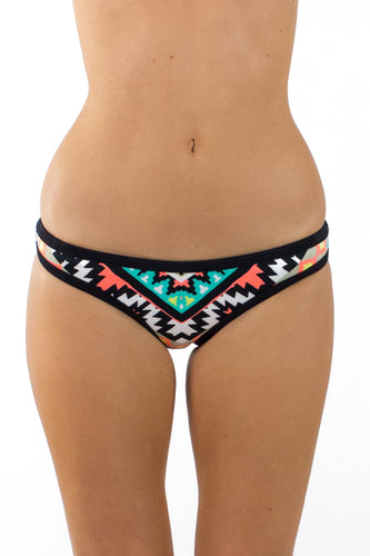 Model Front: Seafolly Bas Colorful Kasbah Seafolly