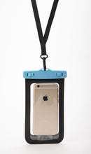 Carica l&#39;immagine nel visualizzatore di Gallery, Model Back: Seawag Sac De Plage Waterproof Case Blue

