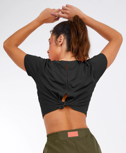 Carica l&#39;immagine nel visualizzatore di Gallery, T-Shirt Skin Fit Cropped 1983 Preto
