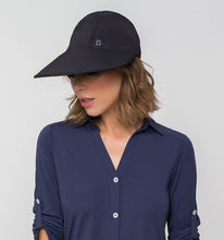 Carica l&#39;immagine nel visualizzatore di Gallery, Model Front: Uv Line Casquette Capri Colors Preto
