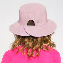 Carica l&#39;immagine nel visualizzatore di Gallery, Model Back: Uv Line Chapeau Souple/Capeline Chapeu California Inf Rosa Bebe Framboesa Upf50+
