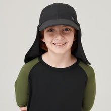 Carica l&#39;immagine nel visualizzatore di Gallery, Model Front: Uv Line Casquette Legionario Teens Preto Upf50+
