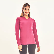 Carica l&#39;immagine nel visualizzatore di Gallery, Model Front: Uv Line T-Shirt Longsleeve Sport Fit Fuchsia Upf50+
