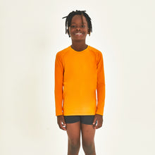 Carica l&#39;immagine nel visualizzatore di Gallery, Model Front: Uv Line T-Shirt Longsleeve Uprpo Inf Amarelo Queimado Upf50+
