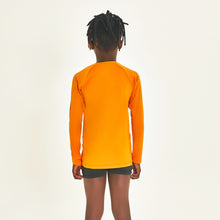 Carica l&#39;immagine nel visualizzatore di Gallery, Model Back: Uv Line T-Shirt Longsleeve Uprpo Inf Amarelo Queimado Upf50+
