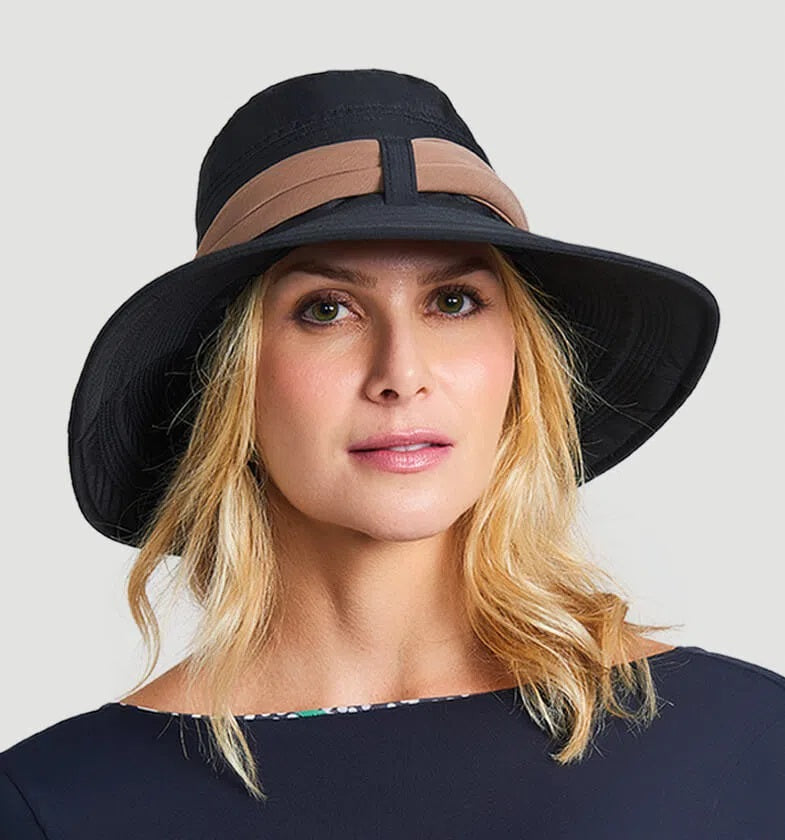 Model Front: Uv Line Chapeau Souple/Capeline Paris Ville Preto/Kaki
