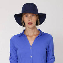 Carica l&#39;immagine nel visualizzatore di Gallery, Model Front: Uv Line Chapeau Souple/Capeline San Remo Fpu50+ Hat Navy Blue Uv
