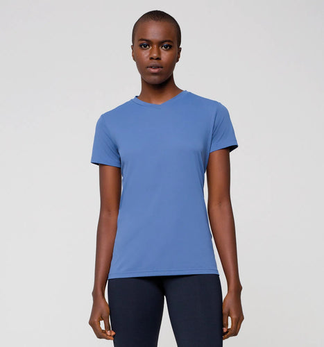 Model Front: Uv Line Fitness Haut Sport Fit Indigo