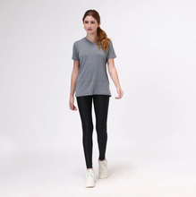 Carica l&#39;immagine nel visualizzatore di Gallery, Model Front: Uv Line Fitness Haut Sport Fit Mescla Fem
