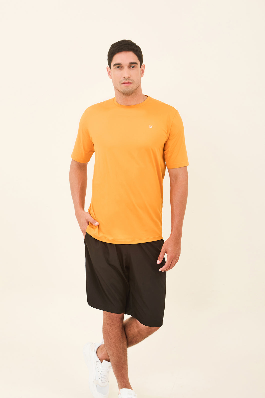 Model Front: Uv Line T-Shirt Pour Homme T-Shirt Uvpro Laranja Upf50+