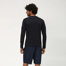 Carica l&#39;immagine nel visualizzatore di Gallery, Model Back: Uv Line T-Shirt Uvpro Br Ml Preto Msc
