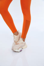 Carica l&#39;immagine nel visualizzatore di Gallery, Legging Hyper Regulagem No Cos Laranja Orangeade
