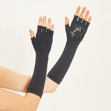 Carica l&#39;immagine nel visualizzatore di Gallery, Long Gloves FPU50+ Black Uv
