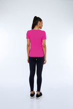 Carica l&#39;immagine nel visualizzatore di Gallery, T-Shirt Skin Fit Inspiracionais Pink Choque
